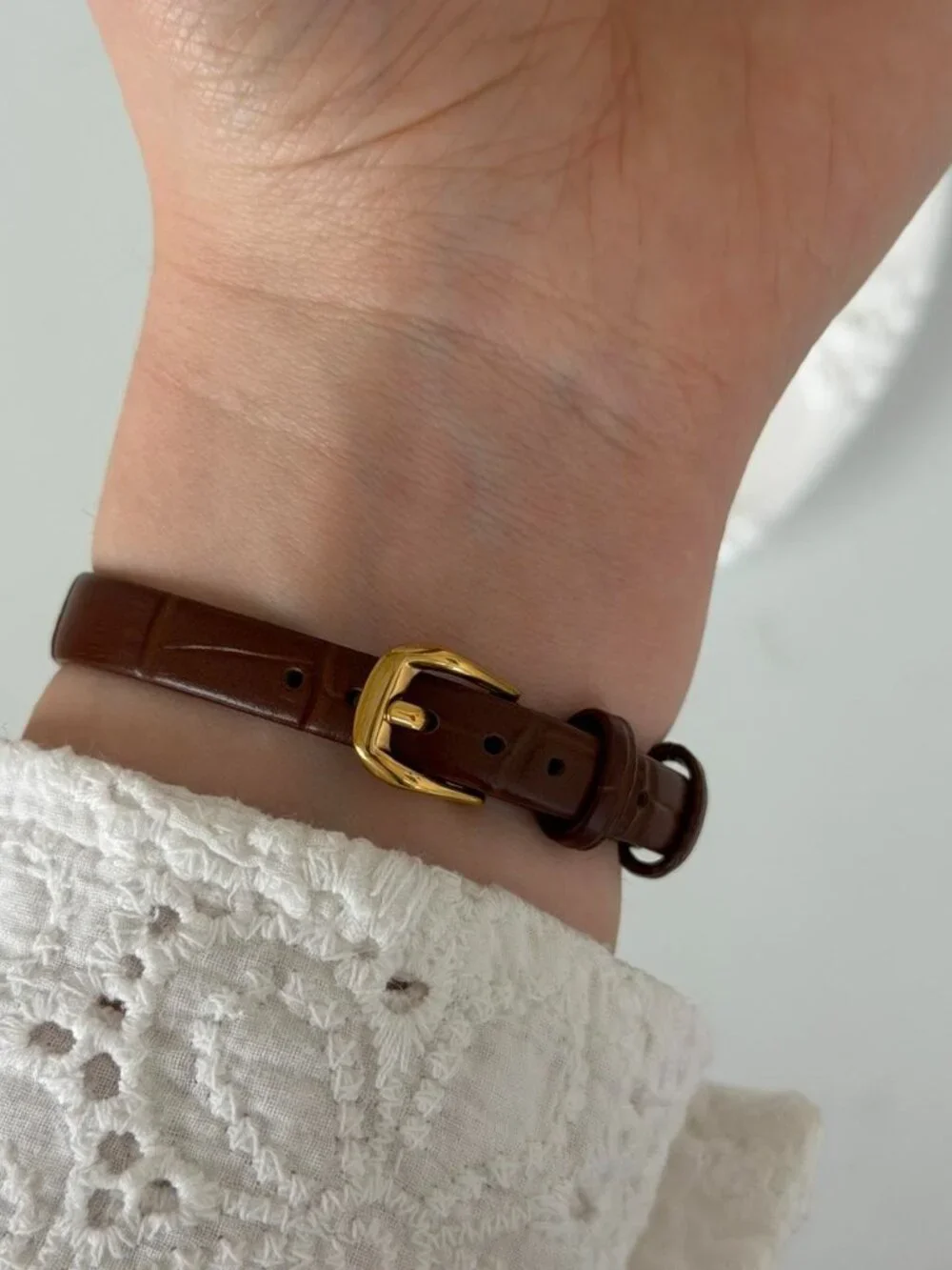 SKU0517 Retro Gold Brown Strap Women Minimalist Watch Bracelet Stainless steel